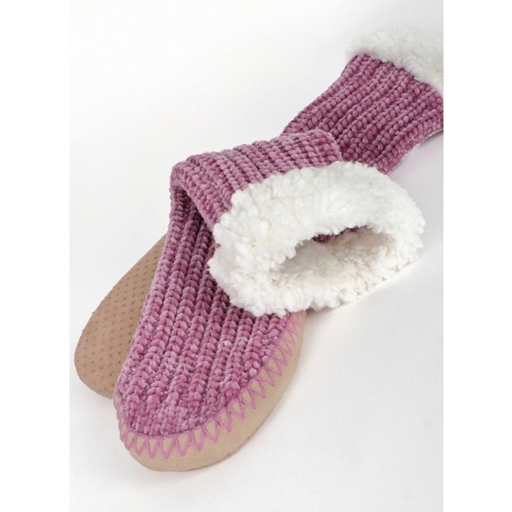 🆕 “Cozy Up” Chenille Plush Slipper Socks - Picture 7 of 8